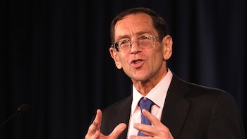 Bruce Fein fue subsecretario de