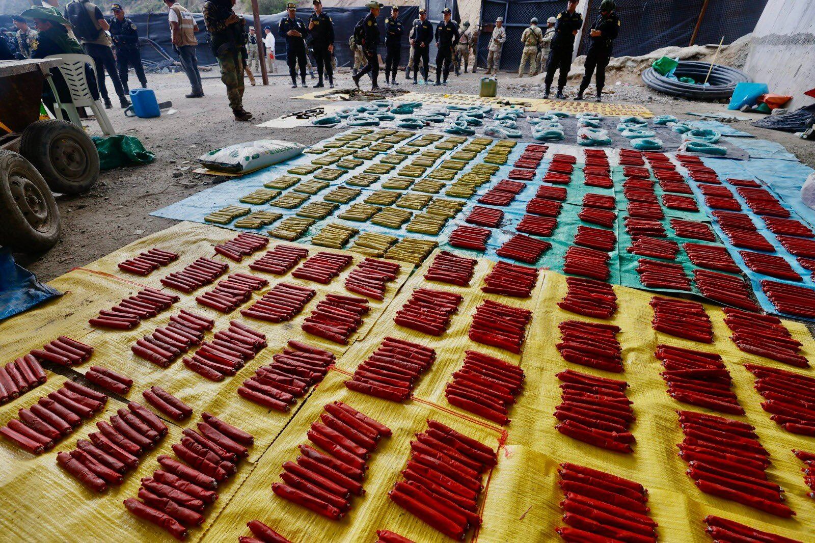 Explosivos incautados. Foto: Ministerio de Defensa