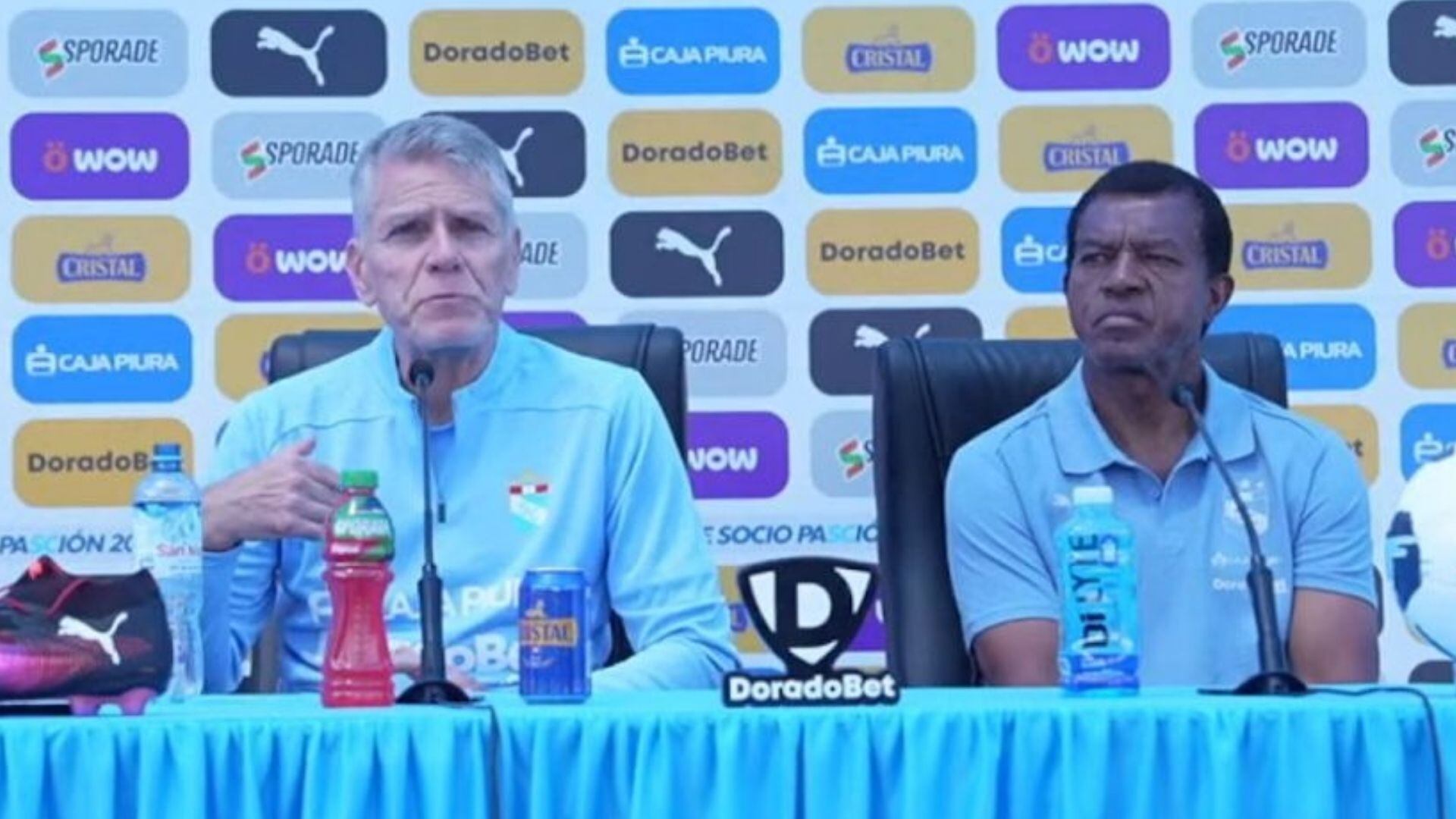 Julio César Uribe respalda a Paulo Autuori en su decisión de no contratar más extranjeros. Crédito: Difusión.