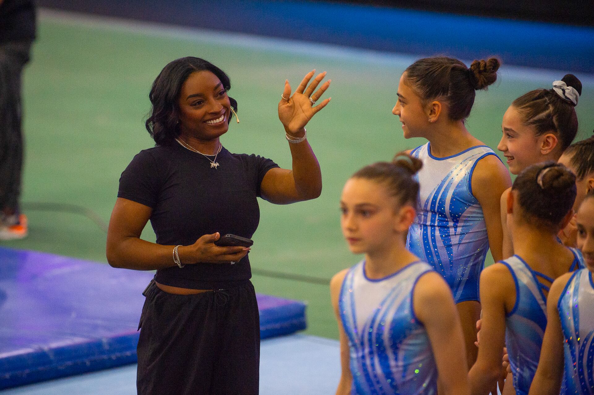 Simone Biles estuvo en Buenos Aires en octubre dando una clínica a jóvenes gimnastas (Jaime Olivos)