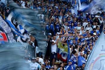 La barra Comandos Azules fueron los encargados de sembrar el pánico entre los asistentes a Occidental durante el partido de Millonarios vs. Nacional - crédito Colprensa/Lina Gasca