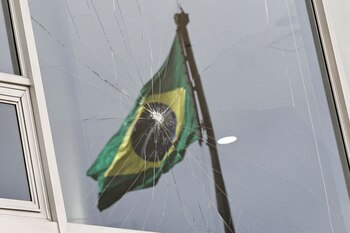 La bandera de Brasil se