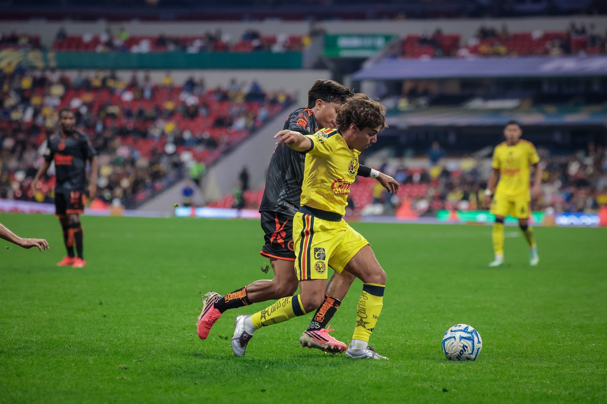 América empata 1-1 con Xolos en el Azteca y arriesga el liderato de la Liga MX