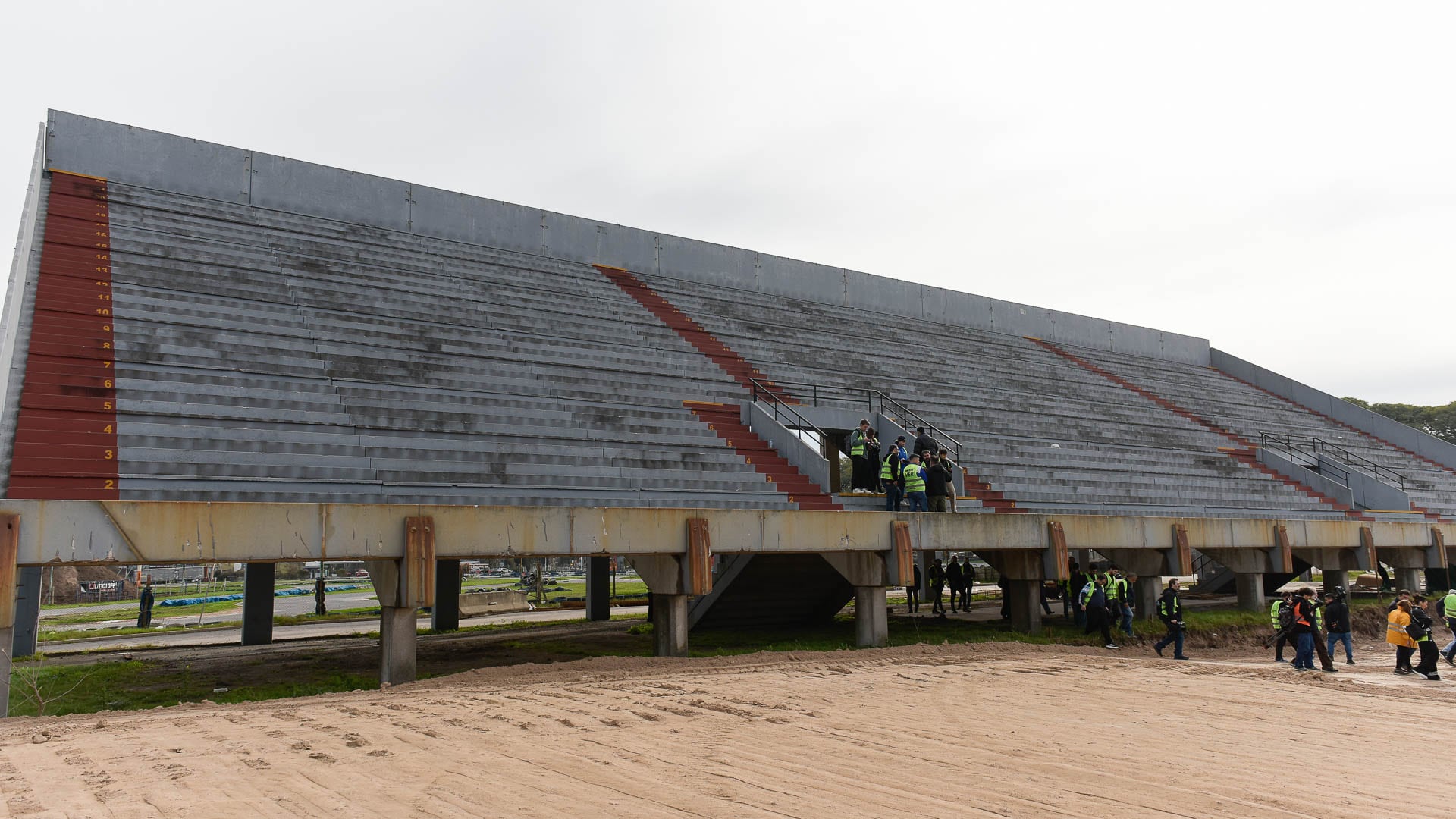 La tribuna de la horquilla será demolida para extender el trazado para una hipotética vuelta de la F1