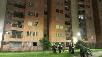 Un niño de cinco años falleció tras caer del piso 15 de un edificio en Caminos de Fontibón, Bogotá, según la Policía Metropolitana - crédito Redes sociales/X