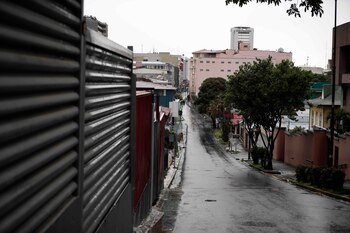 Vista de calles vacías este