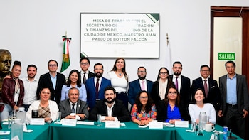 Entregan Paquete Económico 2026 a