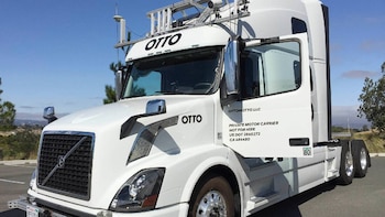 California autorizó las pruebas y despliegue comercial de camiones autónomos de más de 4.500 kilos