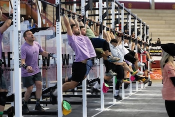 14/09/2026 Más de 600 atletas disputan este fin de semana el IV Castilla Throwdown en Valladolid.
El Polideportivo Municipal Félix Suárez de La Cistérniga (Valladolid) acogerá el 19 y 20 de septiembre la cuarta edición del Castilla Throwdown, que reunirá a cerca de 600 atletas de cross training de toda España y que volverá a tener un marcado carácter familiar.
CASTILLA Y LEÓN ESPAÑA EUROPA VALLADOLID DEPORTES
CASTILLA THROWDOWN