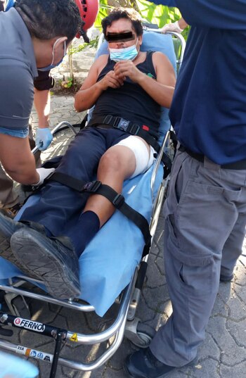 Un taxista fue alcanzado por