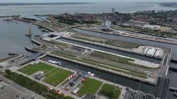 Países Bajos y Bélgica inauguran