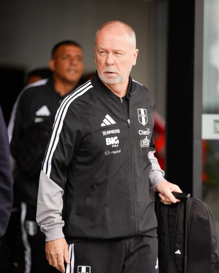 La selección peruana viajó a Estados Unidos con una convocatoria que incluye el regreso de Gianluca Lapadula y nuevas citaciones del fútbol local. Fabio Gruber quedó desafectado por lesión y Alfonso Barco ocupará su lugar. (Selección Peruana)