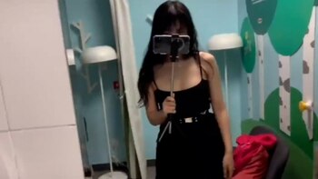 La joven utilizó Un cartera