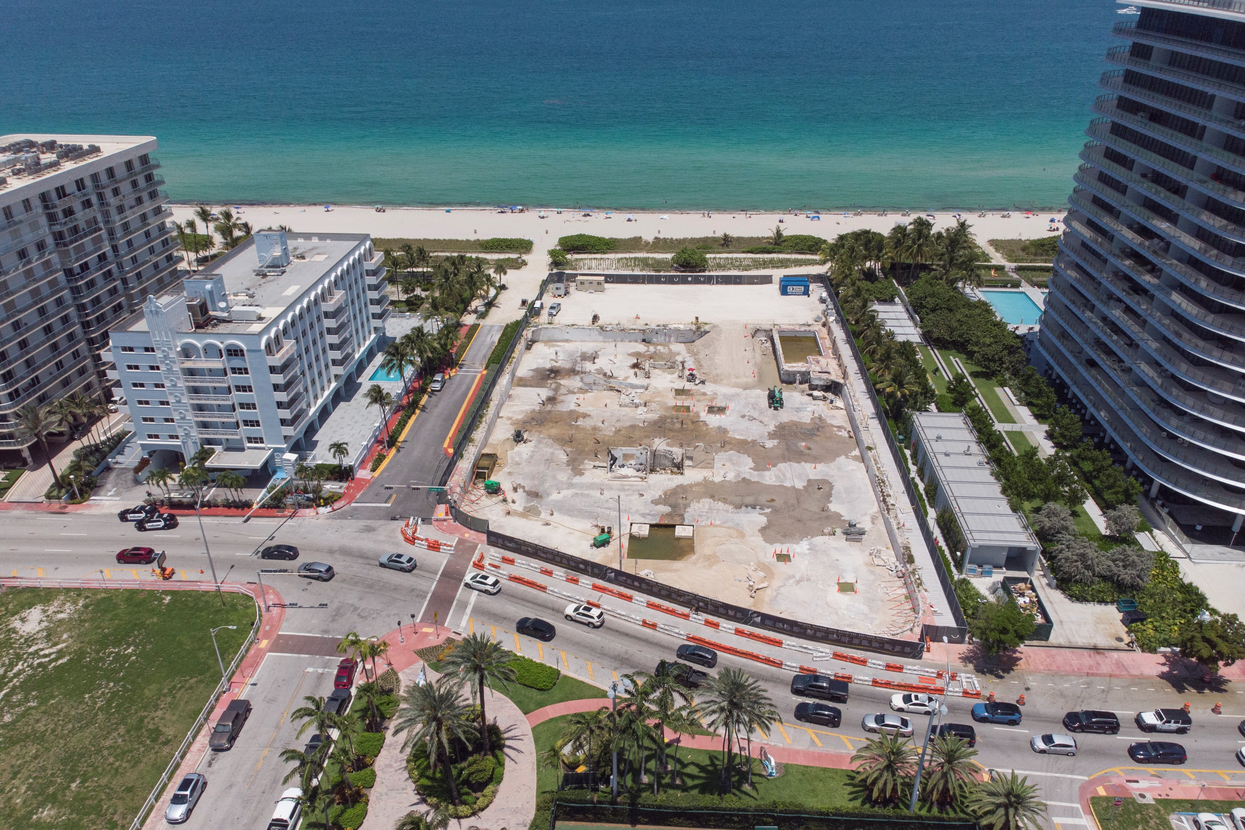 El terreno de Champlain Towers South fue vendido por USD 120 millones para The Delmore, un proyecto residencial de lujo que no vendió unidades en preventa (REUTERS/Marco Bello)