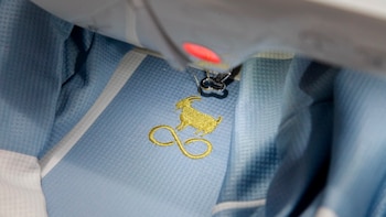 La Naranja X lanzó el GOAT Infinito para bordar un emblema en la camiseta de Argentina