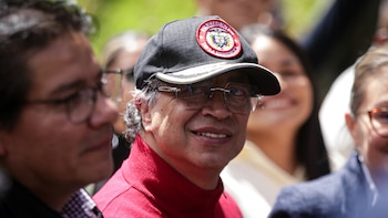 Gustavo Petro se sumó a popular tendencia de redes sociales y reveló una fotografía de cuando era niño: causó varias reacciones