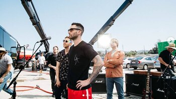 Marron 5, siguió el ejemplo