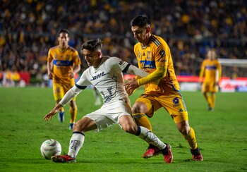 Jesús Angulo (d) de Tigres