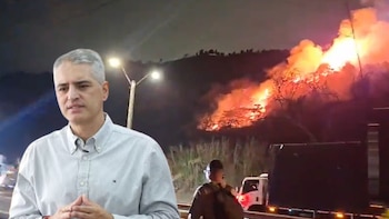 Manifestantes prendieron fuego a una zona aledaña a la vía Medellín-Bogotá, denunció el gobernador de Antioquia: “Qué indolencia y vandalismo”