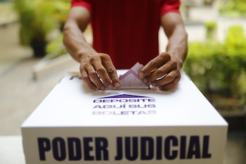 El análisis conjunto entre Morena y magistrados continúa sin una resolución definitiva. EFE/ Isaac Esquivel