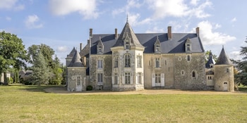 Castillo medieval del siglo XV a la venta en Francia