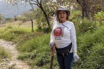 Alma Rosa Rojo Medina lleva 17 años buscando a su hermano Miguel Ángel Rojo, desaparecido en 2009. Su búsqueda la llevó a participar en rastreos y a convertirse en una de las integrantes más visibles de los colectivos de familiares de personas desaparecidas en Sinaloa. (Crédito: redes sociales)
