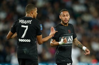 Mbappé salió sustituido a diez