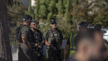 Hezbolá lanza un ataque contra una base militar israelí al sur de Tel Aviv