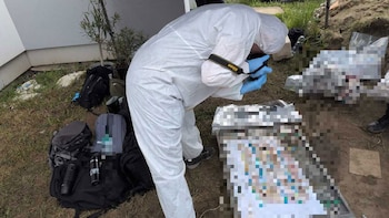 La policía halla restos de 34 fetos y residuos médicos en una parcela de Polonia