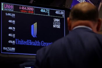 Una pantalla muestra el logotipo