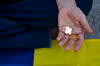 Tomado del informe de la Comisión de la Verdad. Al menos un millón de colombianos salieron del país a causa de la guerra. La Comisión de la Verdad publica el capítulo sobre los exiliados