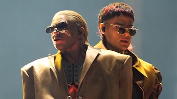 Paco Amoroso y Ca7riel posponen