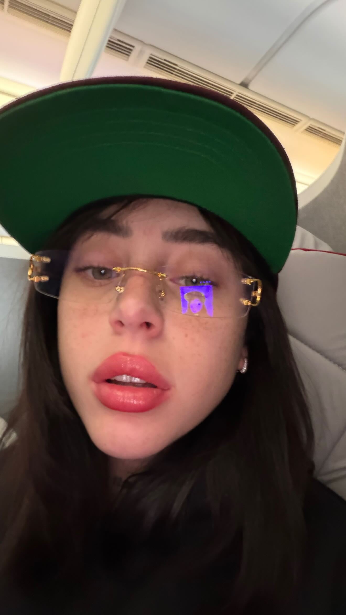Nicki Nicole confesó que necesita lentes