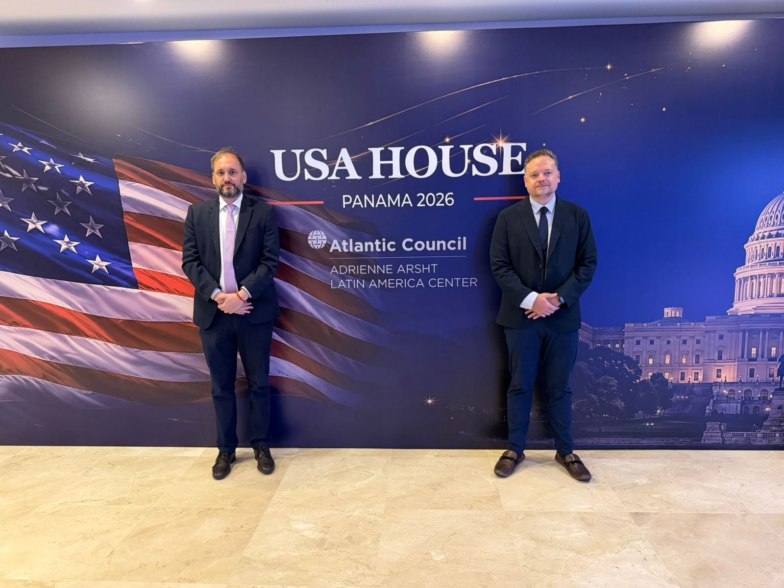 Jorge Salcedo y Juan Manuel Domínguez durante un evento académico en Panamá
