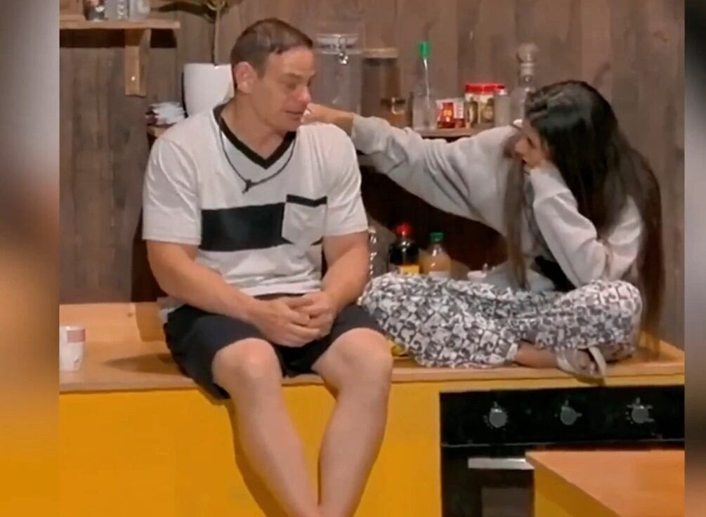 Padre de Mark Vito queda afectado tras divorcio y él hace fuerte confesión. Captura: La Granja Vip.