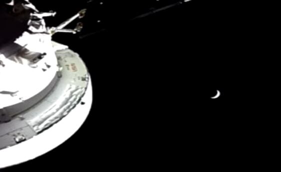 La Tierra ya se ver desde la cápsula Orión y la Luna va quedando atrás (NASA)