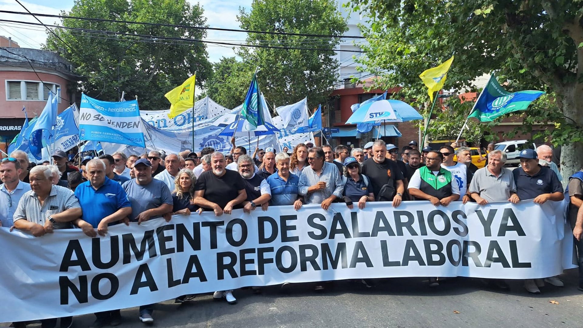 El nuevo frente sindical opositor se movilizó este jueves en Córdoba contra la reforma laboral