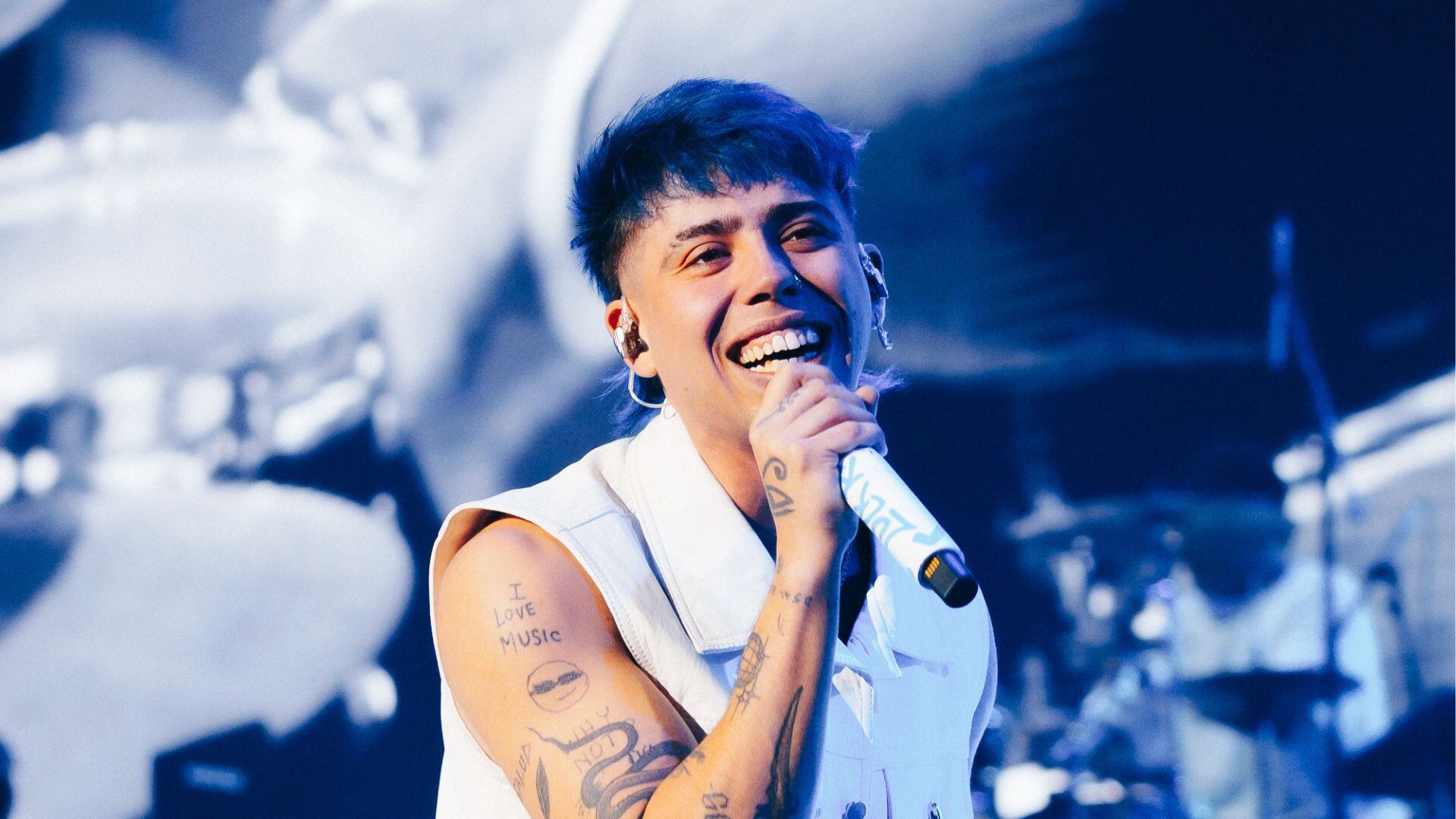 El incidente obligó a Luck Ra a interrumpir su show para reclamar mayor seguridad en conciertos en vivo