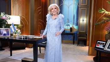 Mirtha Legrand brilló con un vestido de terciopelo y strass y celebró el triunfo de la Selección: “Sigan adelante”