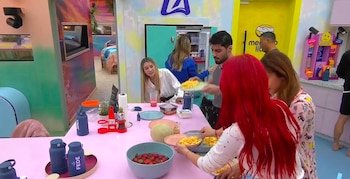Masad Alamimi y Cynthia Klitbo discuten por el desayuno