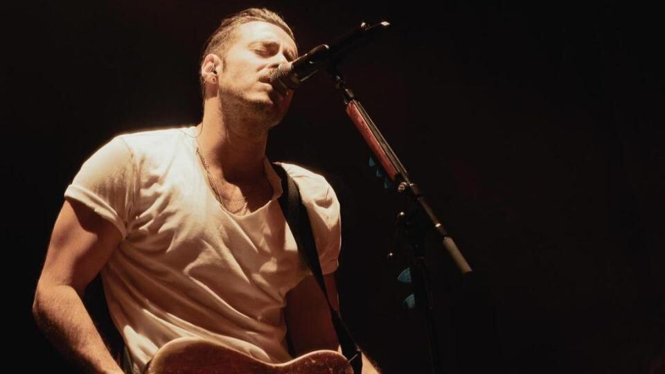 José Madero, exvocalista de PXNDX y hoy solista, se presentará en el Movistar Arena de Bogotá el 15 de mayo - crédito @grv.xi/@jose_madero/Instagram