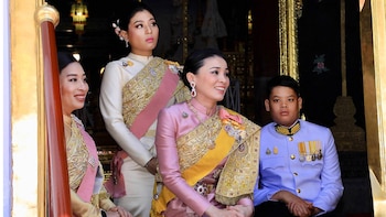 La línea sucesoria al trono de Tailandia, en jaque: la hija mayor del rey Rama X empeora tras tres años en coma y el menor vive recluido en Alemania