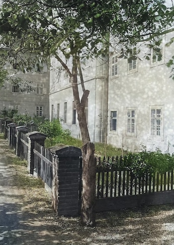 En el huerto del monasterio,