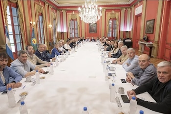 Reunión Axel Kicillof con intendentes del MDF