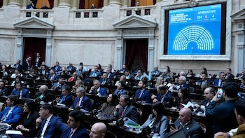 Caso Adorni: el oficialismo logró un respiro en Diputados, pero Bullrich reavivó el clima tenso desde el Senado