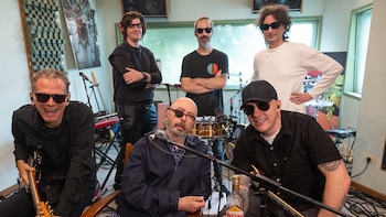 El Indio junto a los