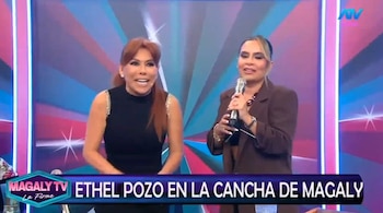 Magaly Medina y Ethel Pozo protagonizan uno de los momentos más emotivos de la televisión: “Sí tengo límites”. Captura: Magaly TV La Firme.