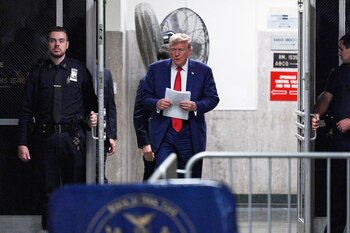 Donald Trump ingresa a la