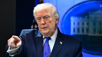 (AMP) Trump vuelve a cargar