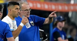 La decisión que tomó Marcelo Bielsa tras la sorpresiva candidatura de Luis Suárez para el Mundial 2026